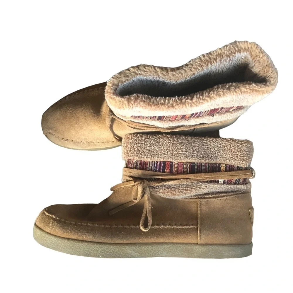 Skechers Women's BOBS Earthwise Bootie Brown Suede Size 9 Fall/Winter Boot